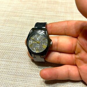 Women’s Pristine Fashion Bracelet Watch Quartz Glittery Dial